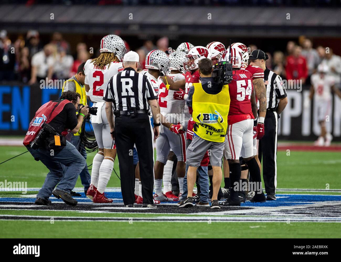 Indianapolis, Indiana, USA. 07th Dec, 2019. Captains meet at midfield