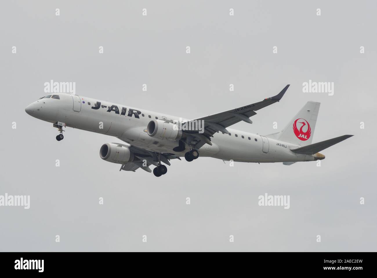 J-Air ERJ-190STD JA220J航空機・ヘリコプター J-Air EMBRAER ERJ