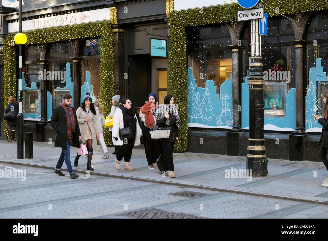 Man Outside The De Beers Jewellery Shop In Old Bond Street Mayfair