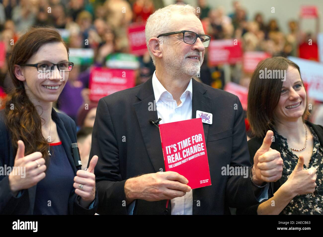 Jeremy Corbyn on the election trail 2019, Bangor Gwynedd with Labour hopefuls Steffie Williams Roberts and Emily Owen Stock Photo