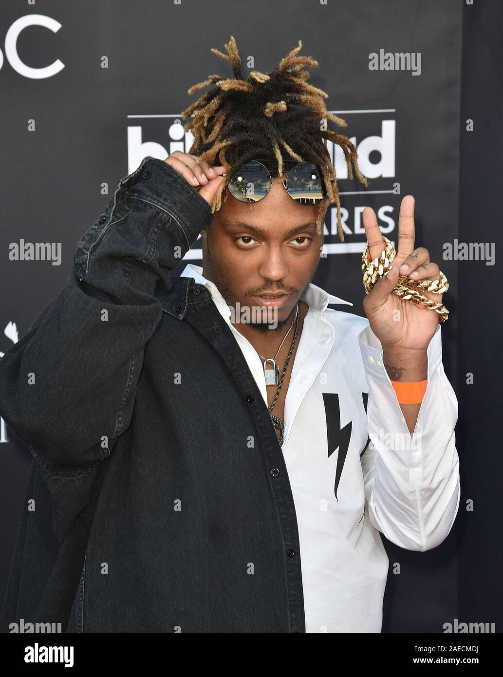 FIKLE PHOTO*** Rapper Juice Wrld Passes Away At 21 After Seizure Attack At  Airport. LAS VEGAS, NV - MAY 01: Juice Wrld attends the 2019 Billboard  Music Awards at MGM Grand Garden