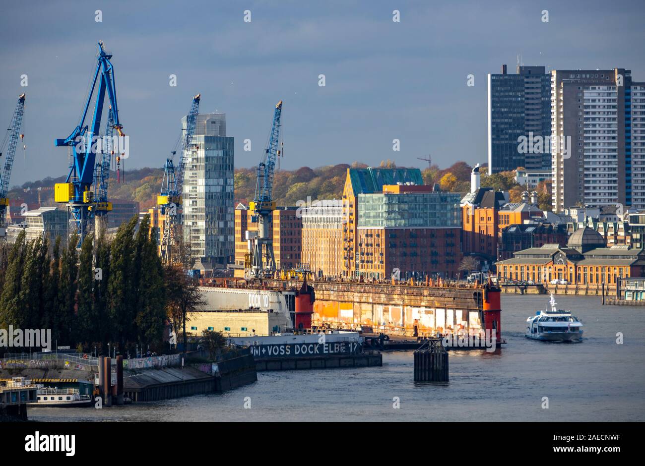 Hamburg, Hafen, Elbe, Skyline, Blohm und Voss Werft, Elbspeicher, Stock Photo