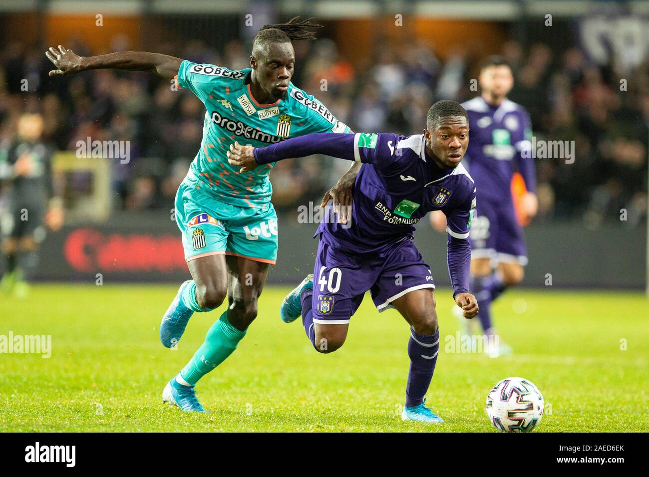 Jan Vertonghen of Anderlecht in action with the ball during the News  Photo - Getty Images