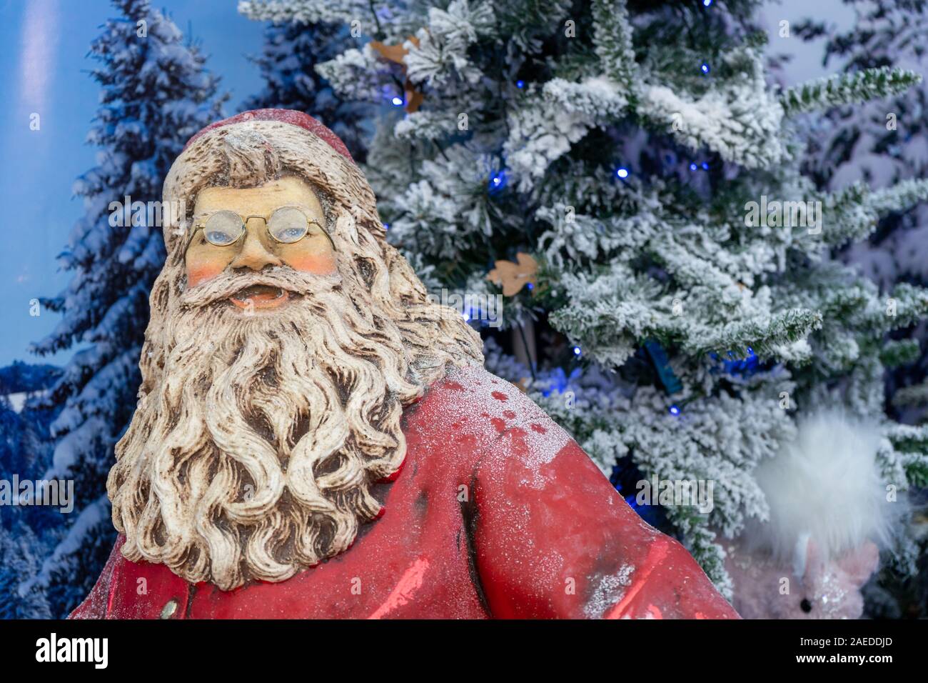 Statue father christmas santa claus hires stock photography and images