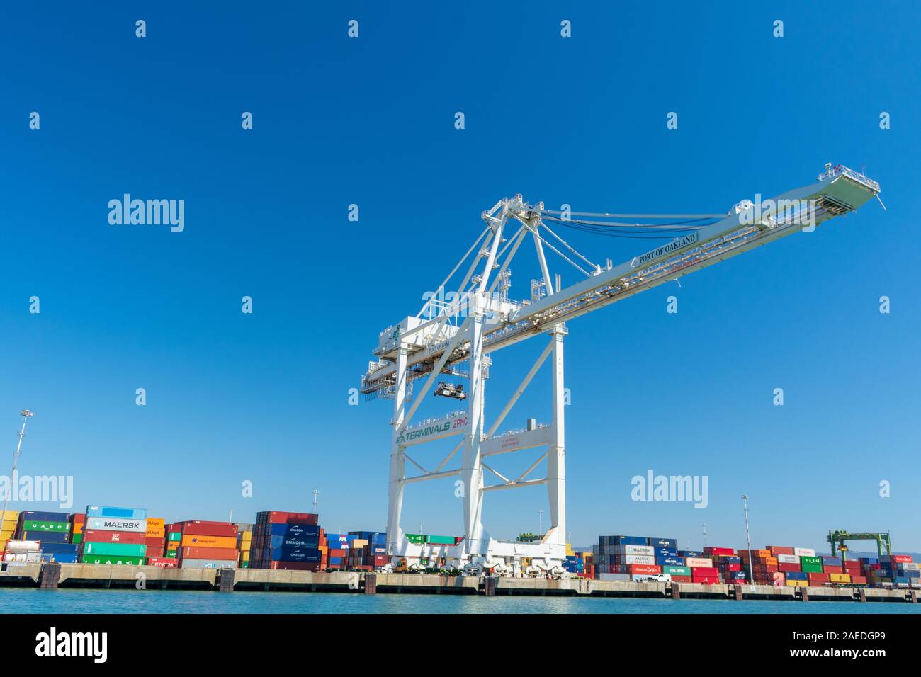 Shiptoshore gantry crane at Oakland International Container Terminal