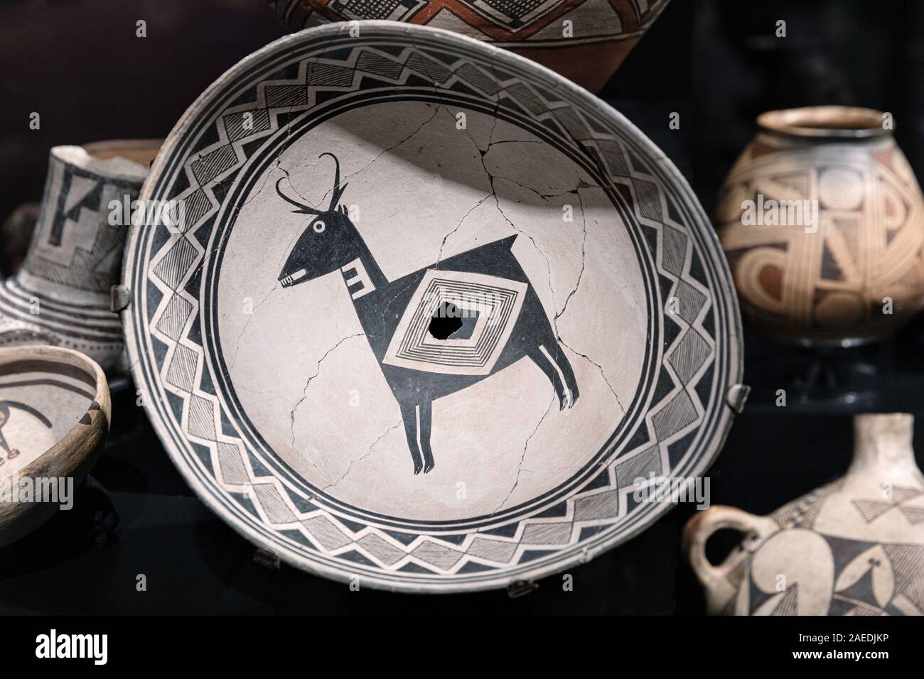 Mimbres Black-on-white bowl, ca. 1100-1150 CE, Depicting antelope, Mogollon, Mimbres Province, Pruitt Ranch Site, Crant Co, NM, USA Stock Photo