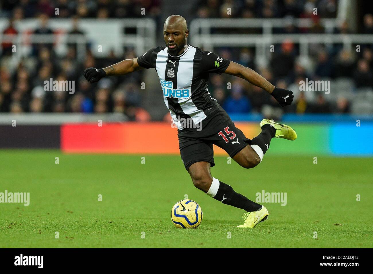 8th December 2019, St. James's Park, Newcastle, England; Premier League, Newcastle United v Southampton : Jetro Willems (15) of Newcastle United in action Credit: Iam Burn/News Images Stock Photo