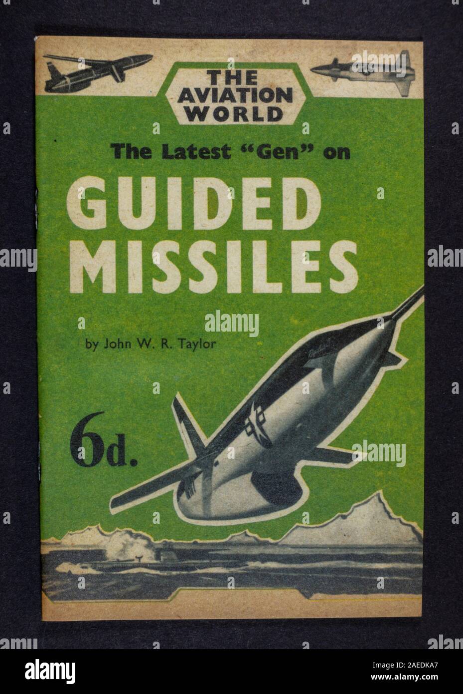 'The Latest 'Gen' on Guided Missiles' booklet by The Aviation World, a piece of replica memorabilia from the Cold War era. Stock Photo