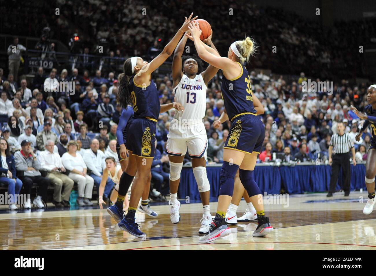 Uconn vs notre dame 2 jpg hires stock photography and images Alamy