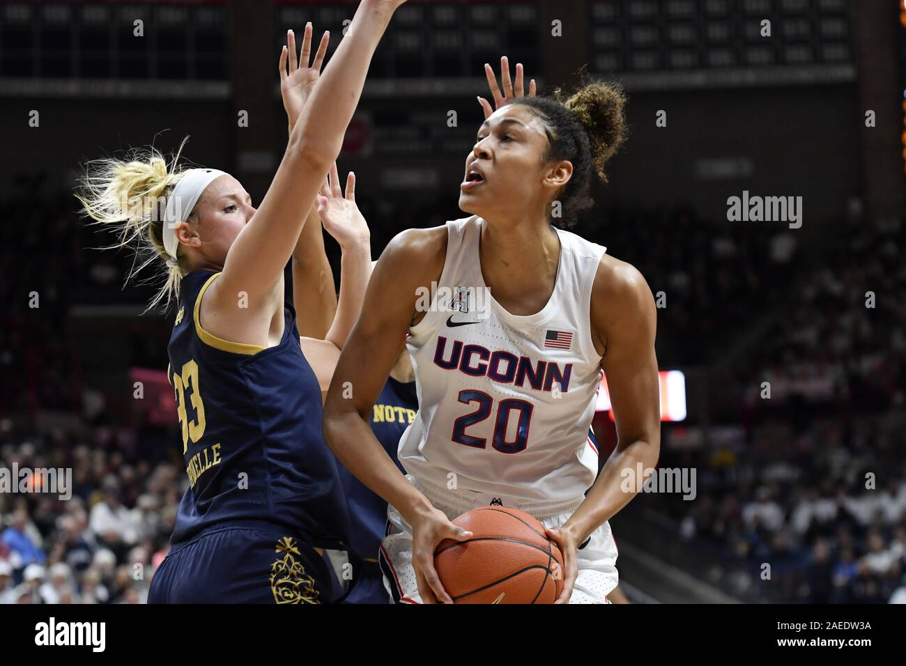 Uconn vs notre dame 32 jpg hires stock photography and images Alamy