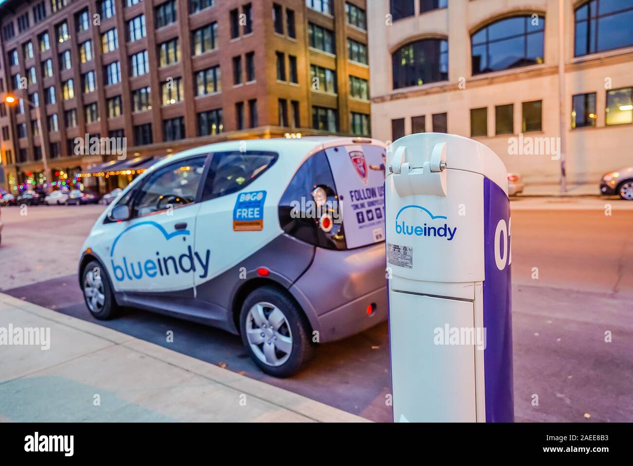 electric car charging station downtown indianapolis Stock Photo Alamy