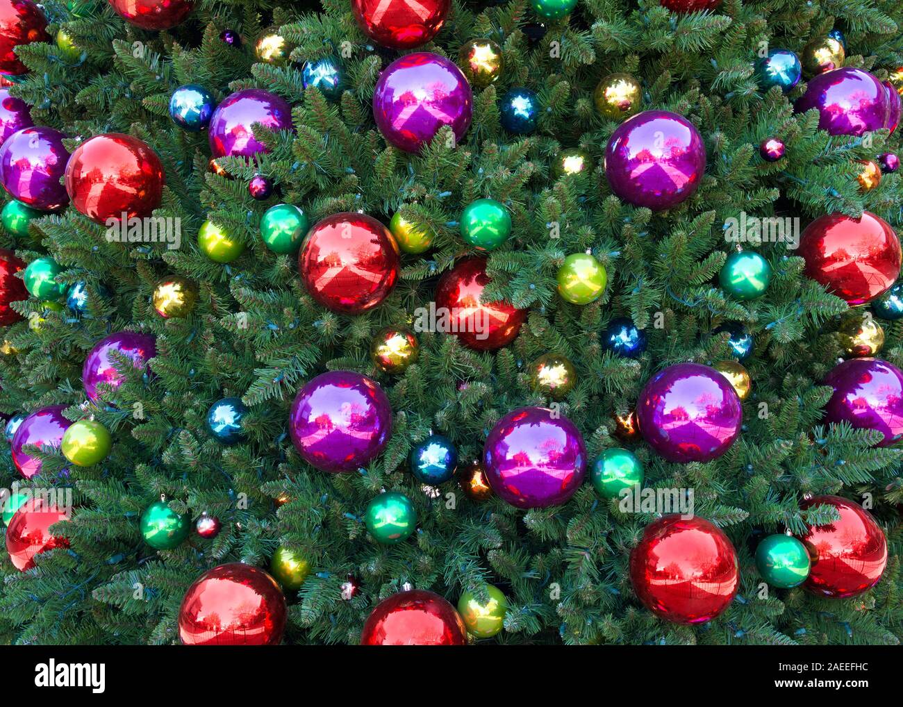 Large christmas tree ball ornaments deals