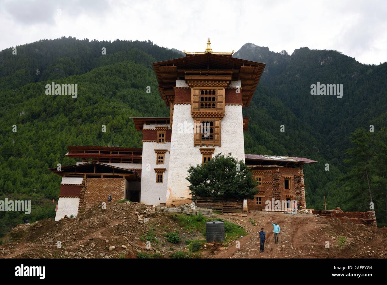 Drukgyal dzong hires stock photography and images Alamy