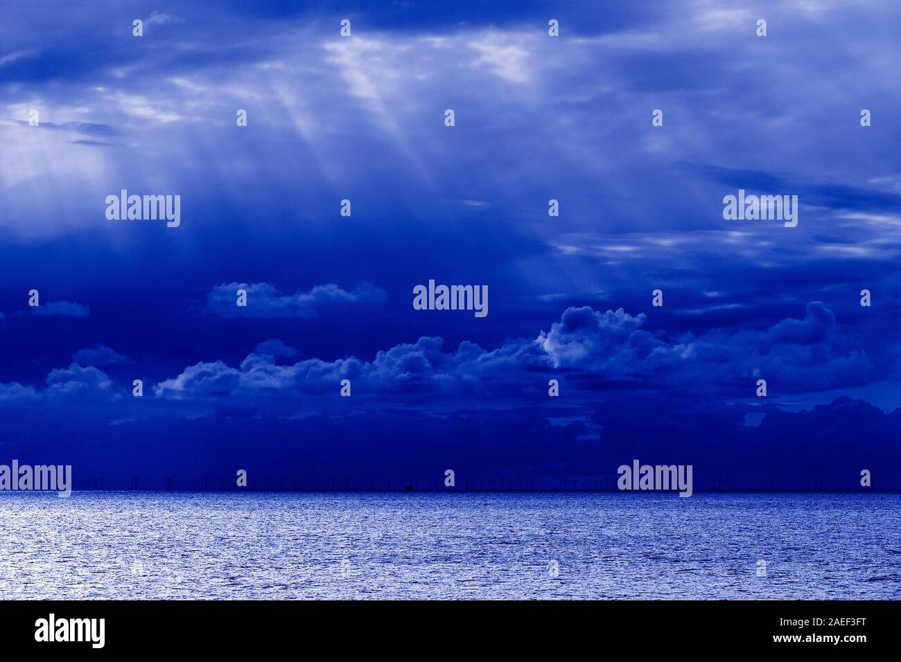 Meer, Himmel, Wolken; Offshore-Windpark, Butendiek Stock Photo