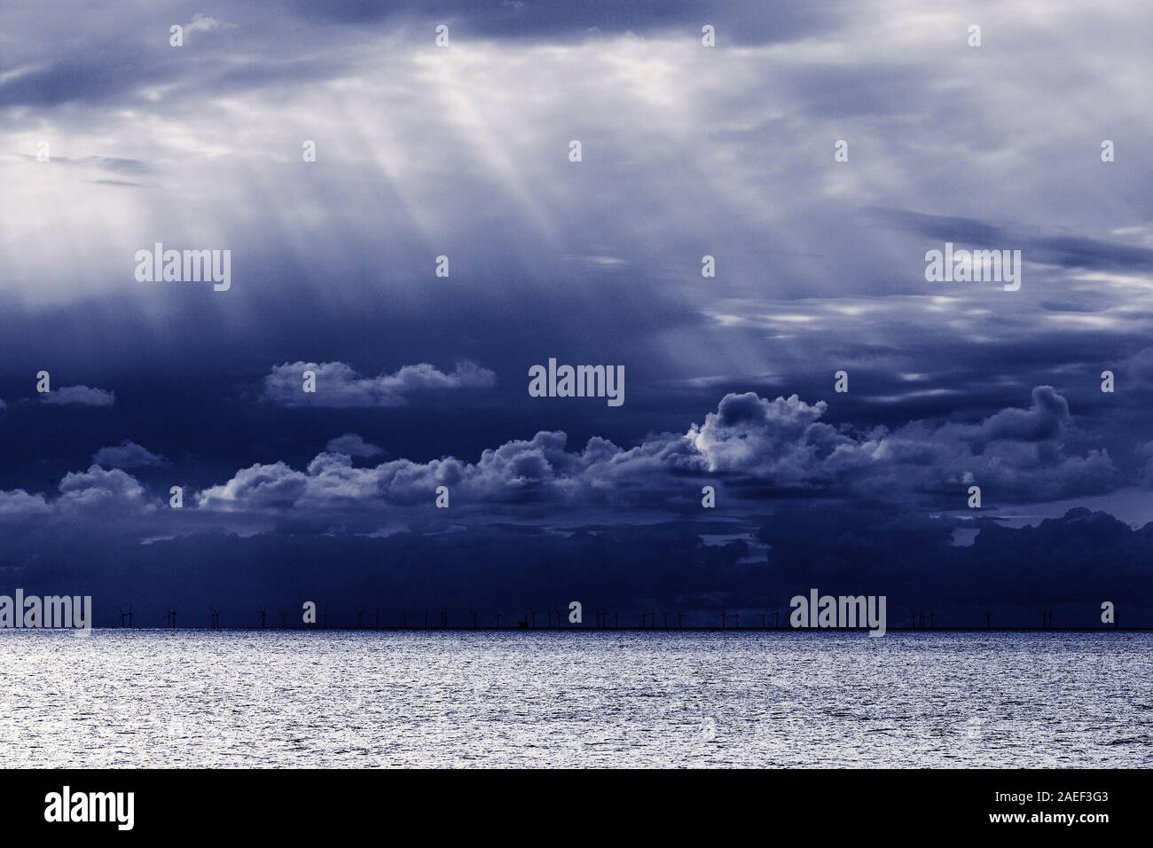 Meer, Himmel, Wolken; Offshore-Windpark, Butendiek Stock Photo