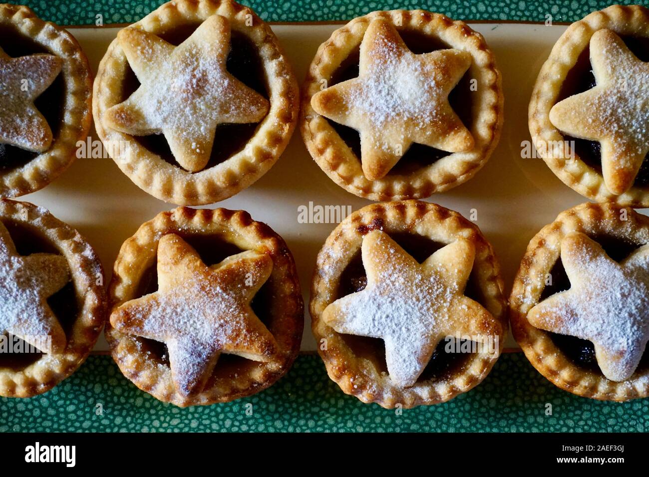 Home made mince pies with an icing sugar dusting Stock Photo - Alamy