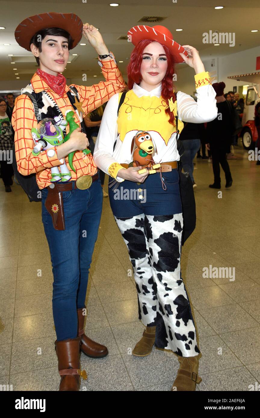 Dortmund, Deutschland. 07th Dec, 2019. Woody and Jessie Cosplayer (Toy Story)  at the 6th German Comic Con Dortmund 2019 in the exhibition hall. Dortmund,  07.12.2019 | usage worldwide Credit: dpa/Alamy Live News