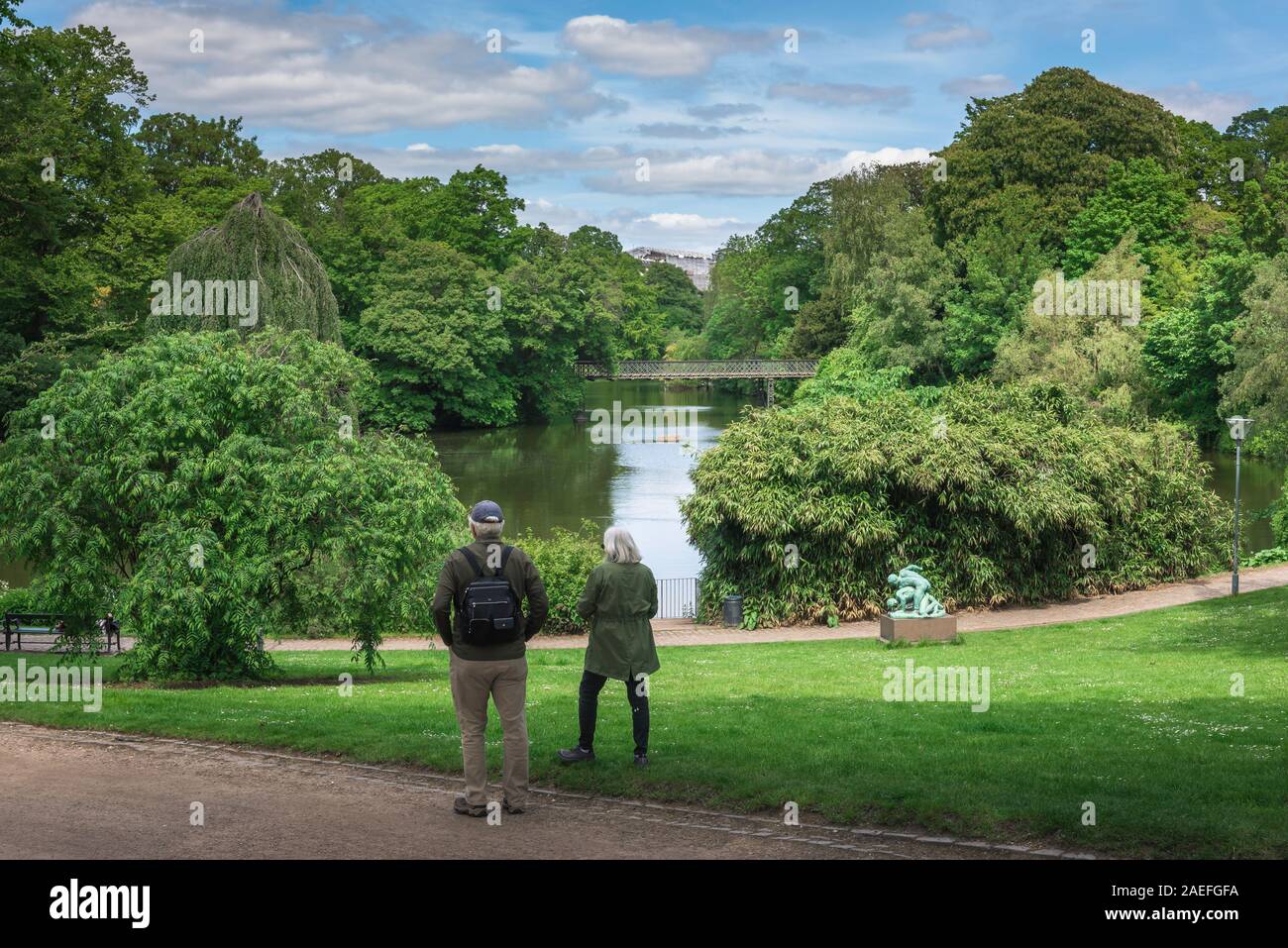Couple park walking rear view hi-res stock photography and images - Alamy