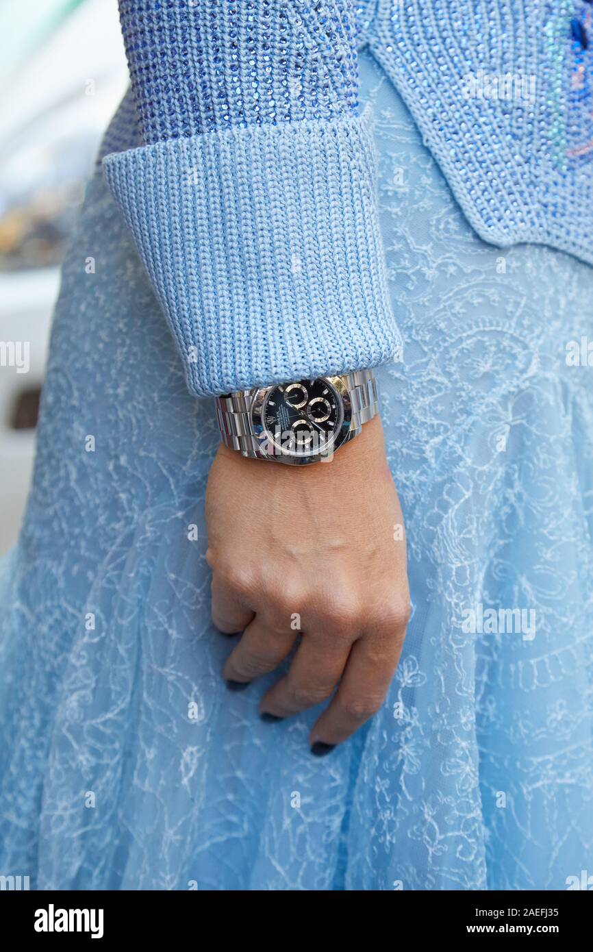 MILAN, ITALY - SEPTEMBER 21, 2019: Woman with Rolex Daytona Chrongraph  before Ermanno Scervino fashion show, Milan Fashion Week street style Stock  Photo - Alamy