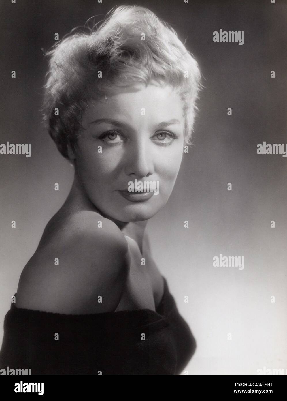 Mady Rahl, deutsche Theater- und Filmschauspielerin sowie Chansonsängerin, Deutschland um 1954. German stage and movie actress and chanson singer Mady Rahl, Germany around 1954. Stock Photo