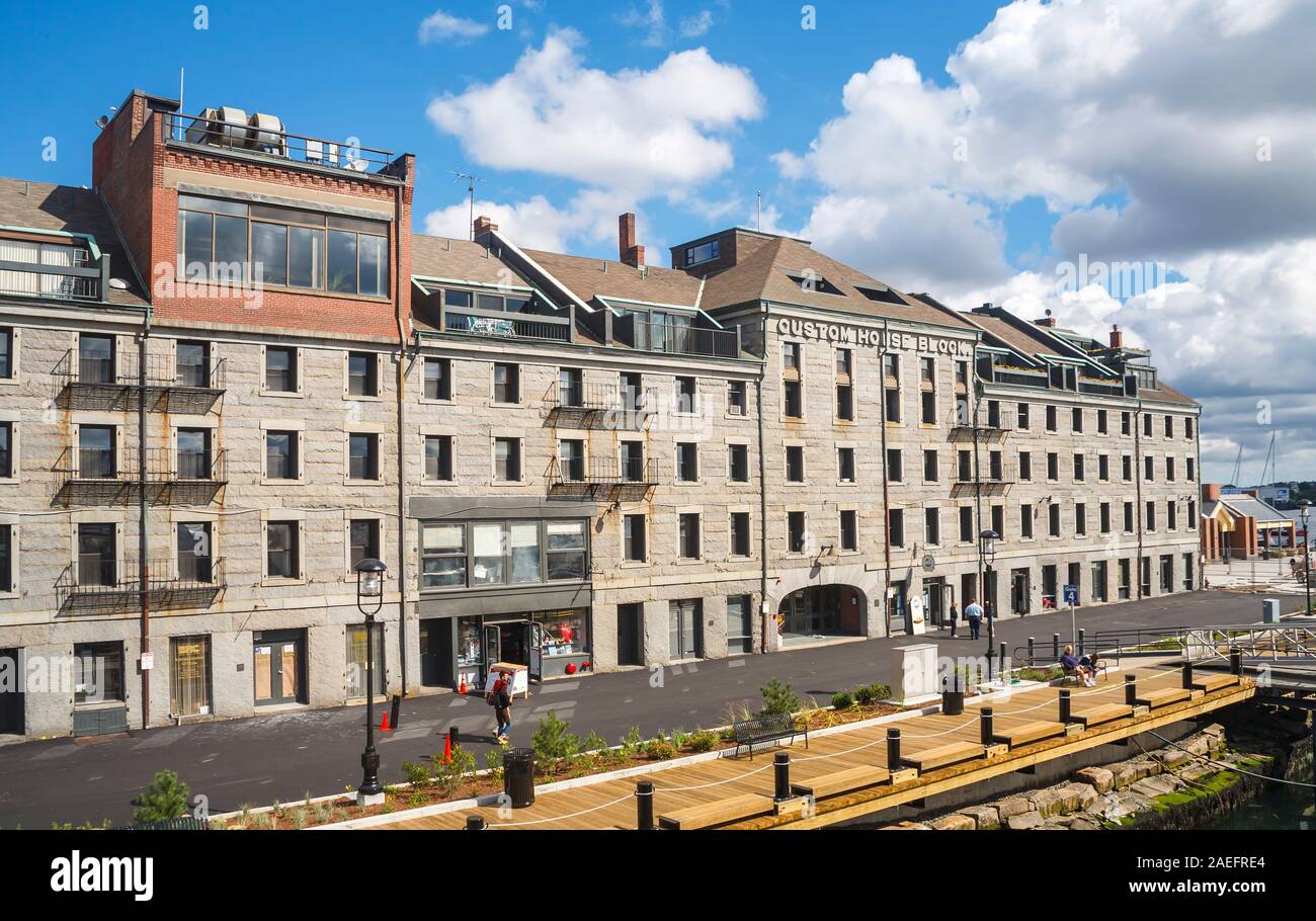 View of the historic 19th century Custom House Block by Isaiah Rogers on Long Wharf (South) in the Waterfront District of Boston, MA, New England, USA Stock Photo
