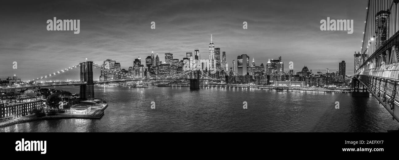 Brooklyn Bridge and Lower Manhattan skyline at night, New York city, USA. Stock Photo