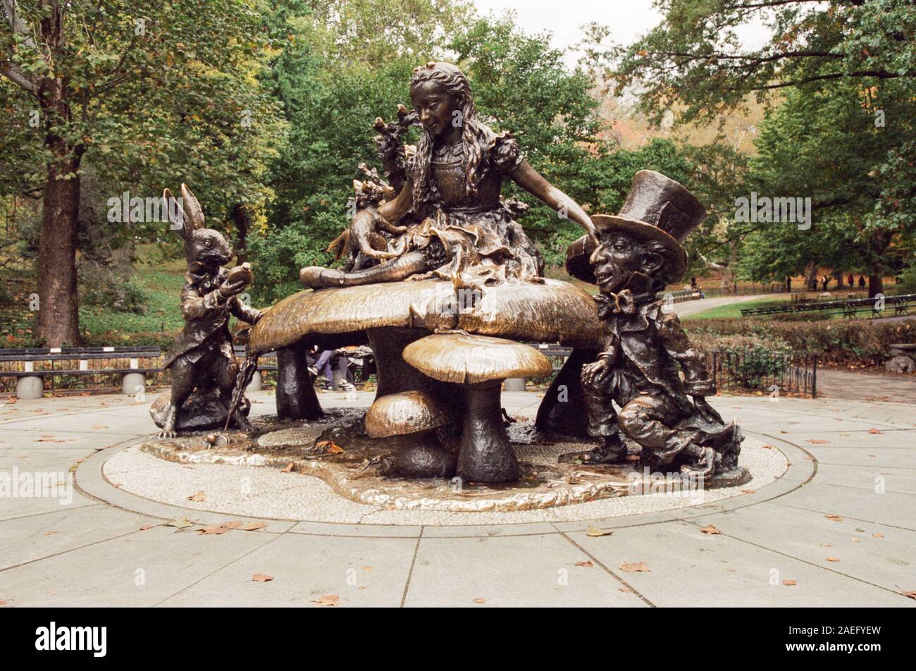 Alice in Wonderland statue, Central Park, United States of America Stock Photo Alamy