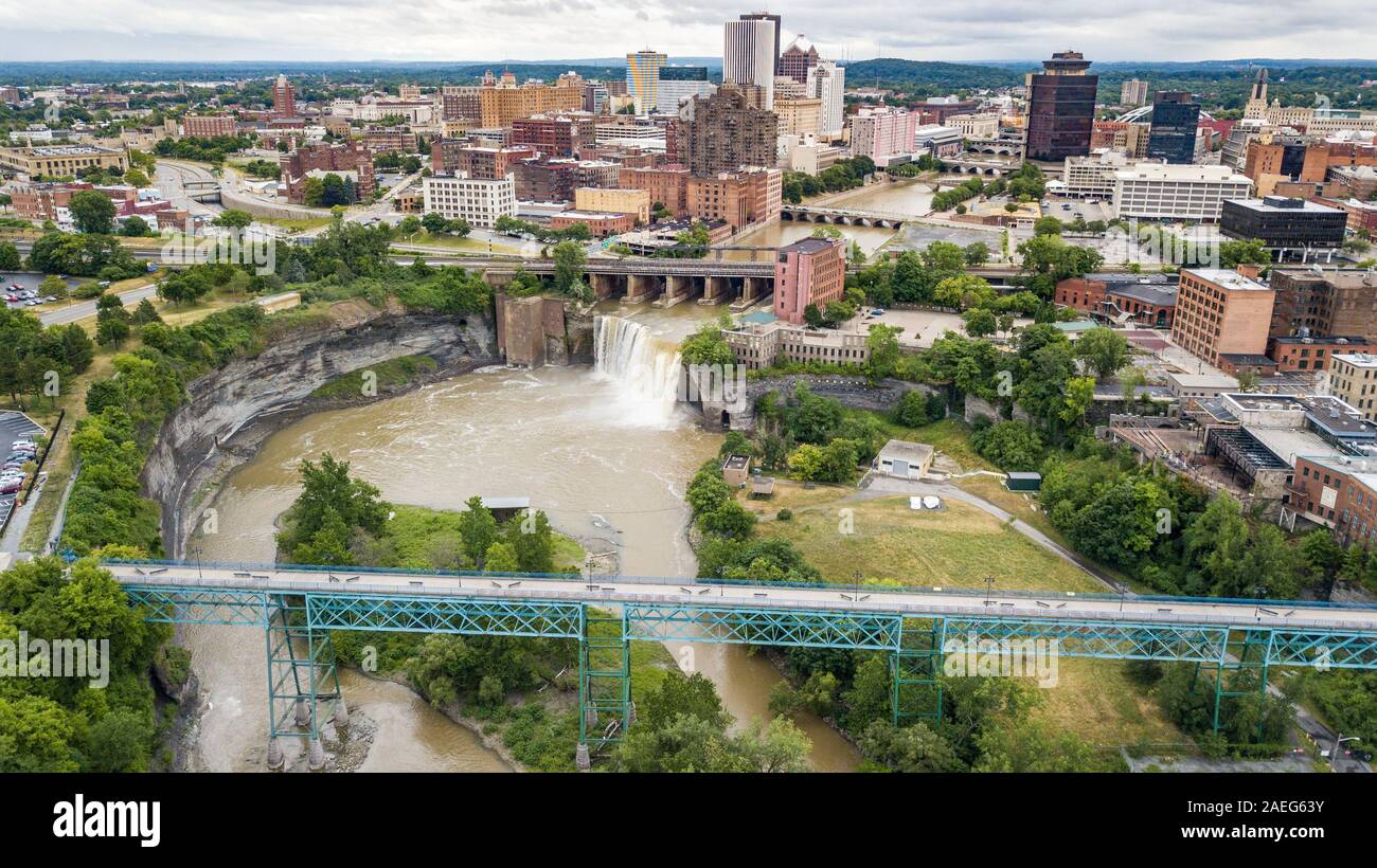 Pont de Rennes Bridge, High Falls, Genesee River, Rochester, NY, USA Stock Photo
