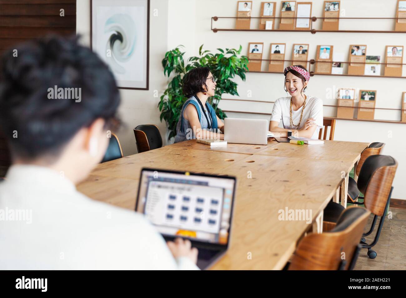 Japanese Using Computer Young japanese generation hi-res stock photography and images - Alamy
