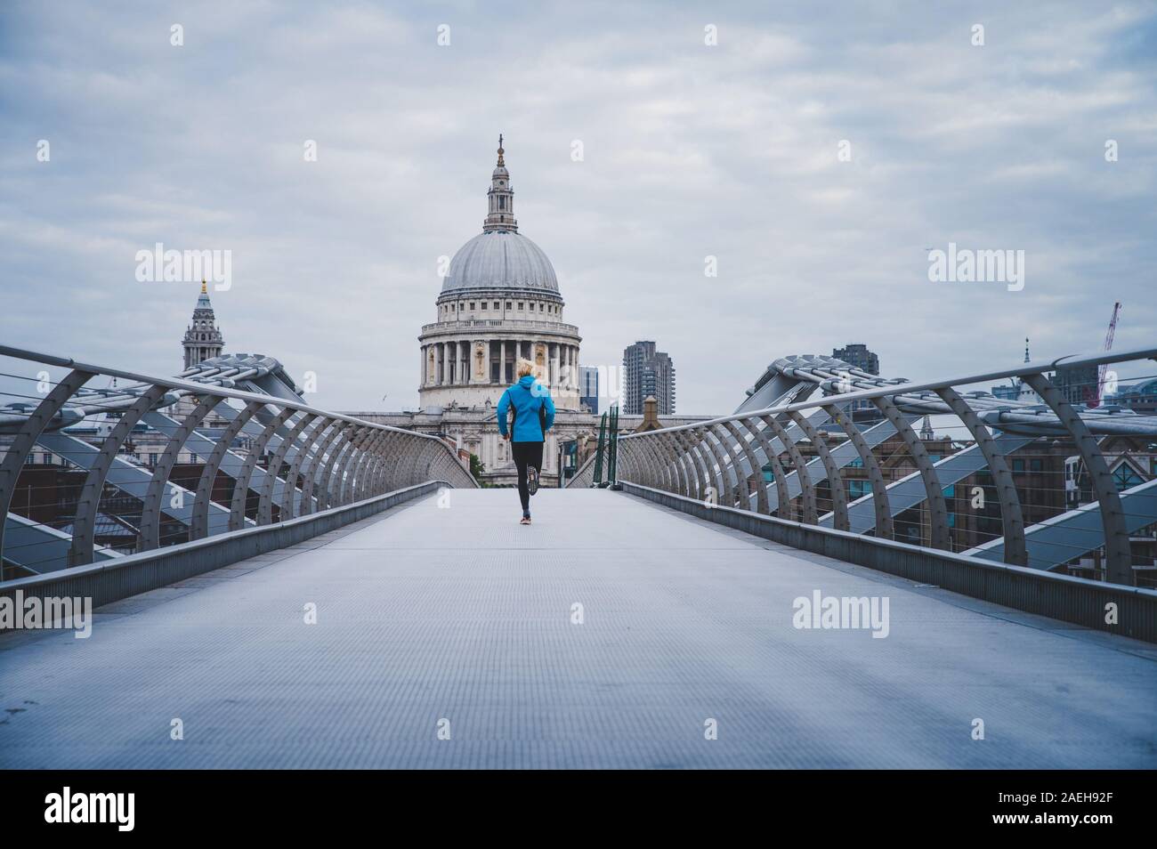 Running in London, Morning run at Millennium Footbridge over the Thames