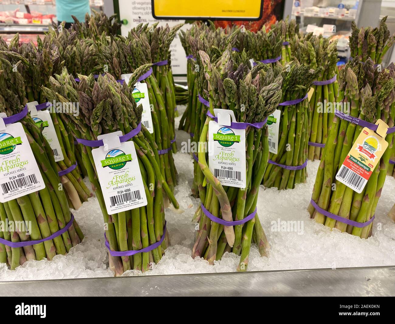 Shelf Products Display Organic High Resolution Stock Photography And Images Alamy