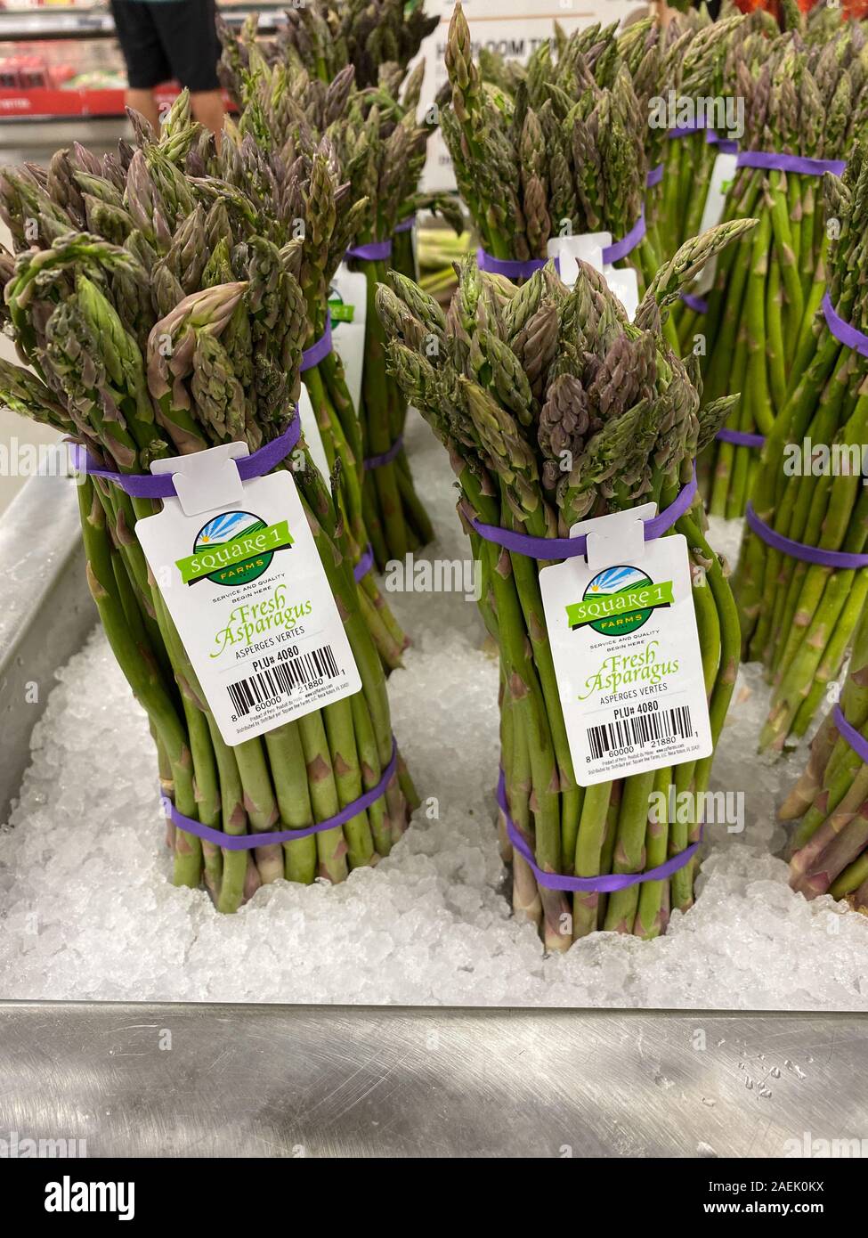 Shelf Products Display Organic High Resolution Stock Photography And Images Alamy