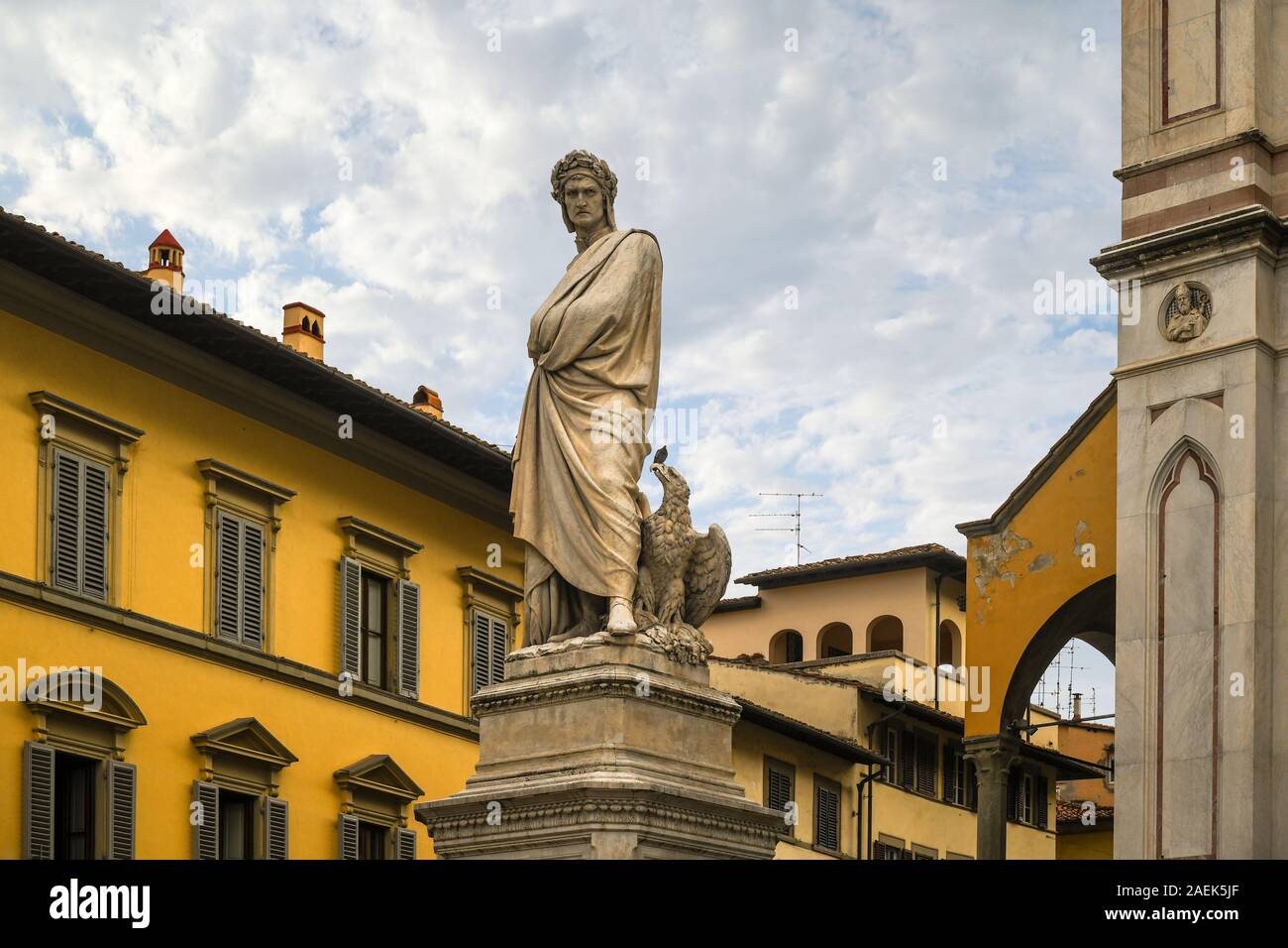 The Monument to Dante Alighieri, a white marble statue in Santa Croce Square in the historic centre of Florence, Tuscany, Italy Stock Photo