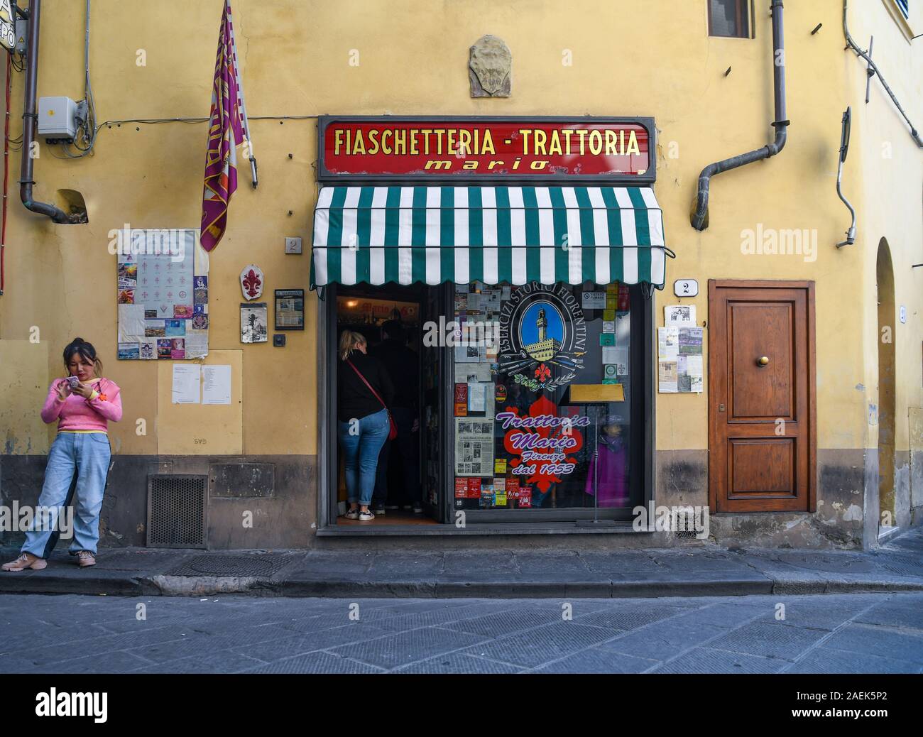 Exterior of the Trattoria Mario, a traditional inn in the historic centre of Florence, opened in 1953 in the San Lorenzo district, Tuscany, Italy Stock Photo