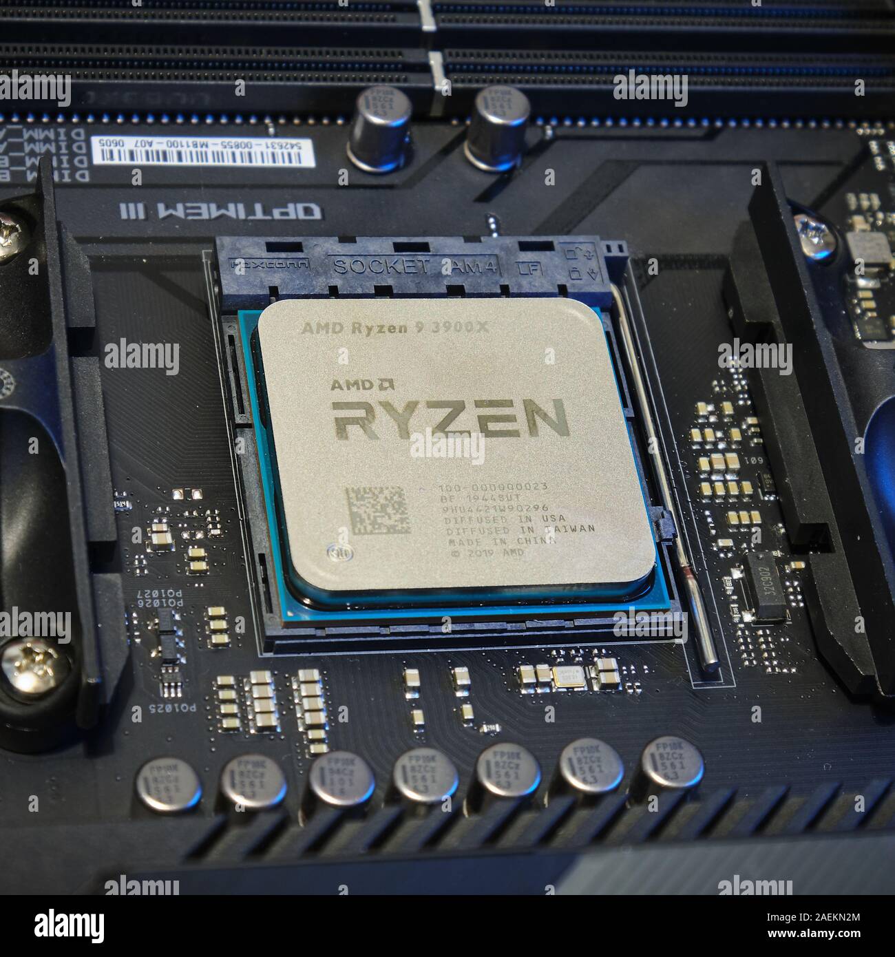Lyon, France - December 5, 2019: 3rd Gen AMD Ryzen 9 3900X CPU - close up  Stock Photo - Alamy