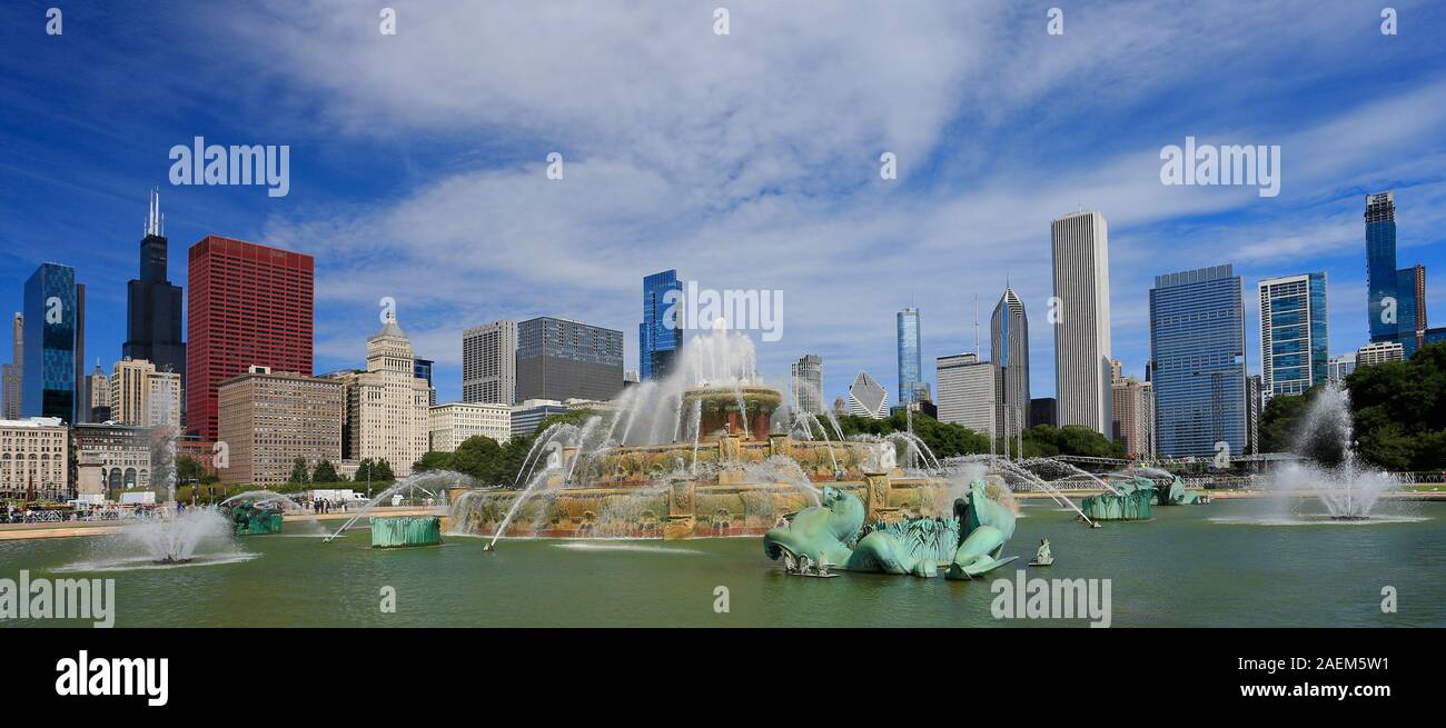 Chicago skyline with Buckingham fountain on the foreground, USA Stock Photo