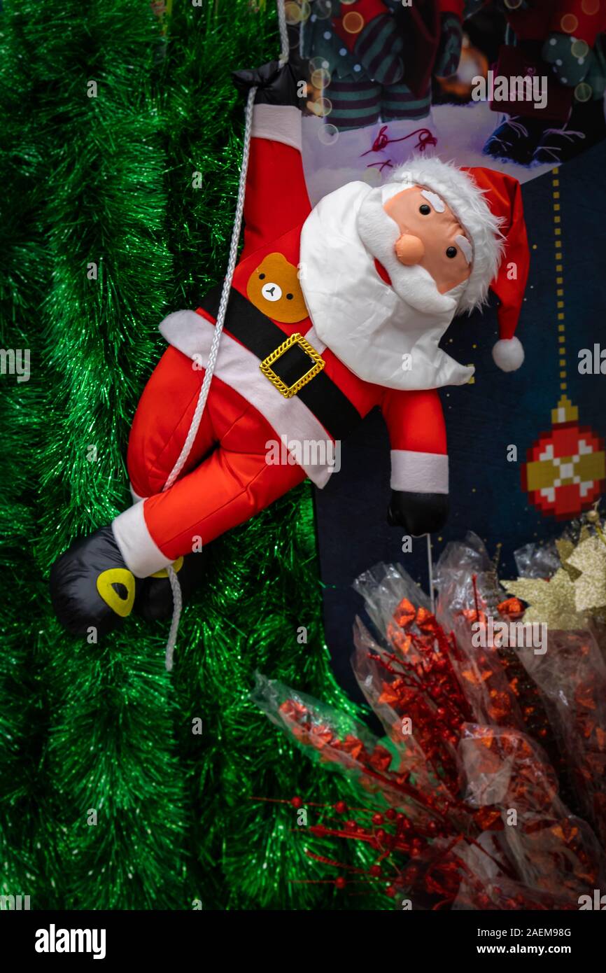 Vintage santa claus ornament hi-res stock photography and images - Alamy