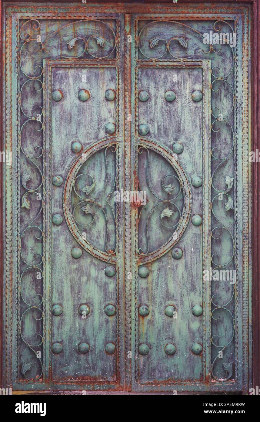 Vintage metal door for retro background Stock Photo - Alamy
