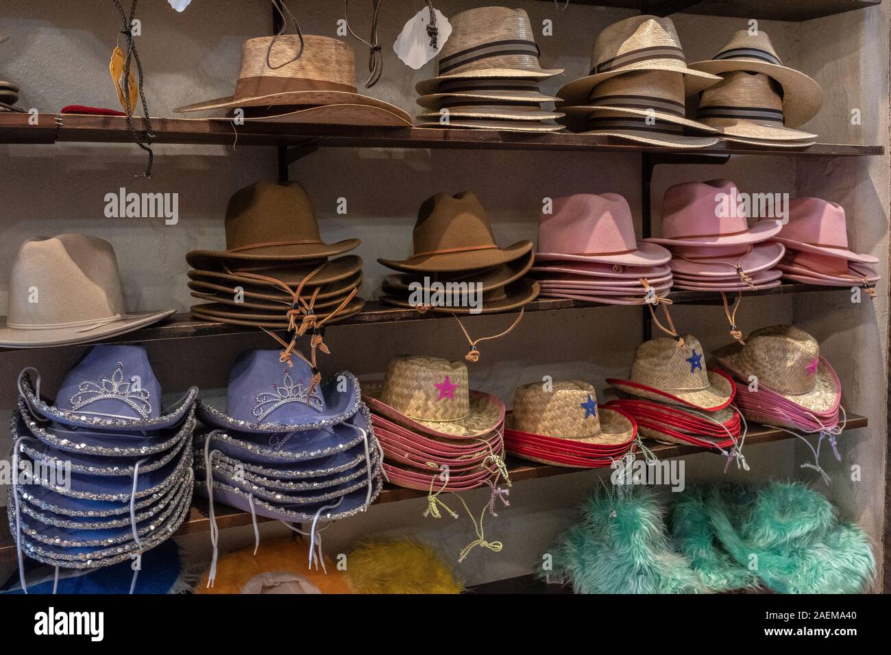 souvenir hats from the southwest Stock Photo Alamy