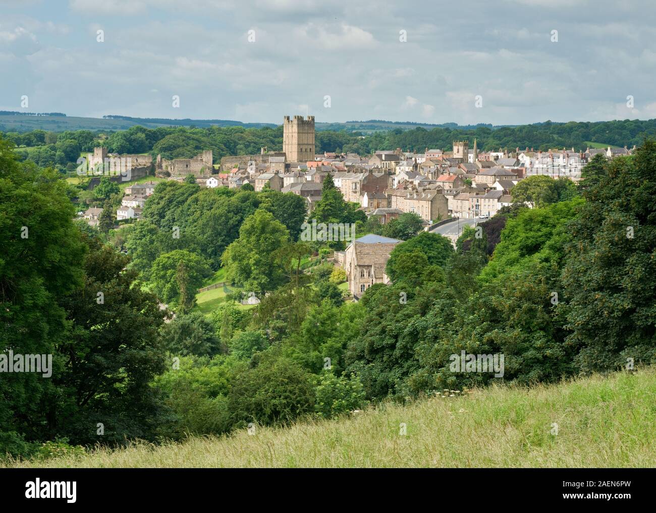 Richmond Castle and Market Town. Yorkshire Dales National Park, North Yorkshire, England Stock Photo