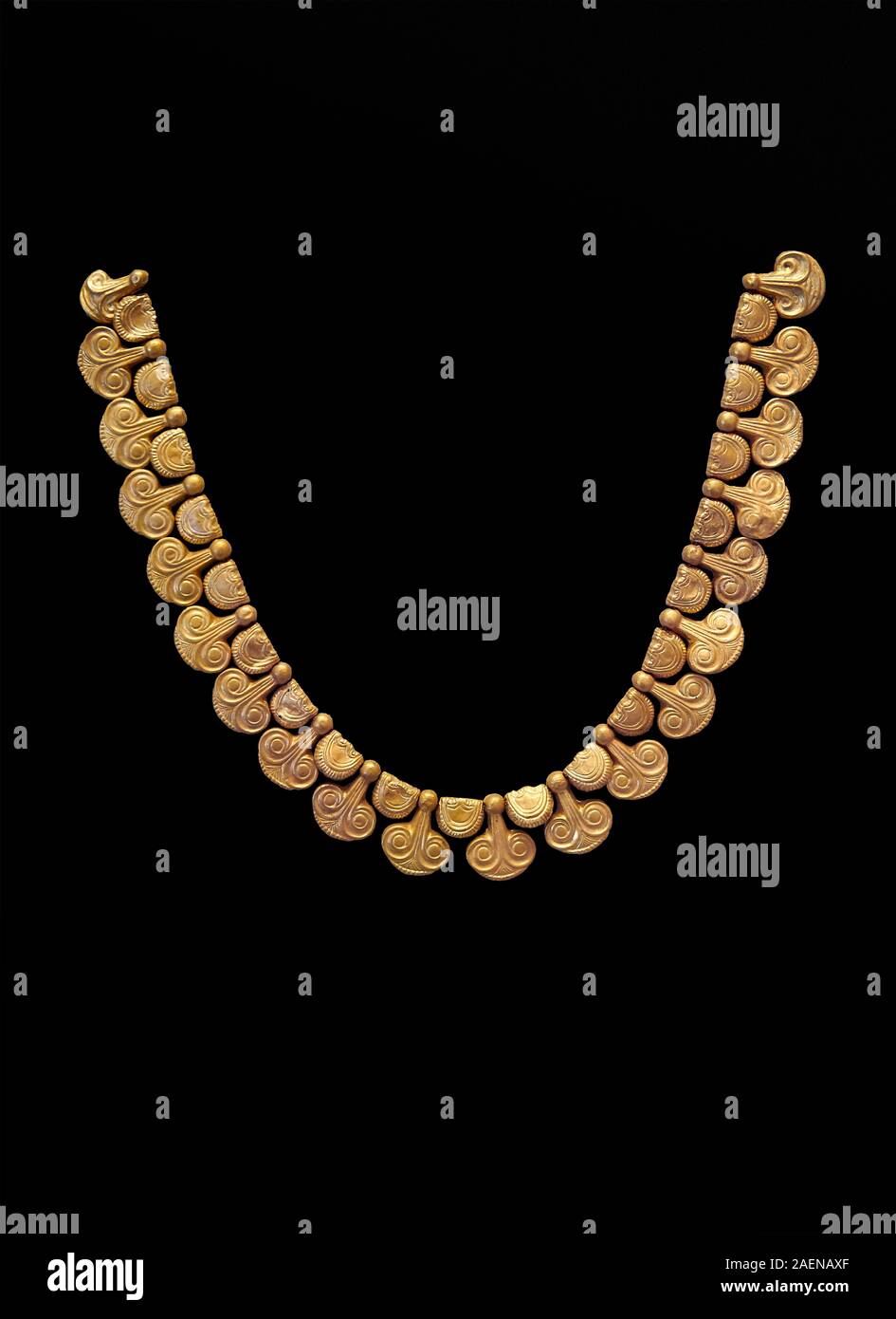 Mycenaean gold necklace with waz lily shaped beads from the Mycenaean cemetery of Midea tomb 10, Dendra, Greece. National Archaeological Museum Athens Stock Photo