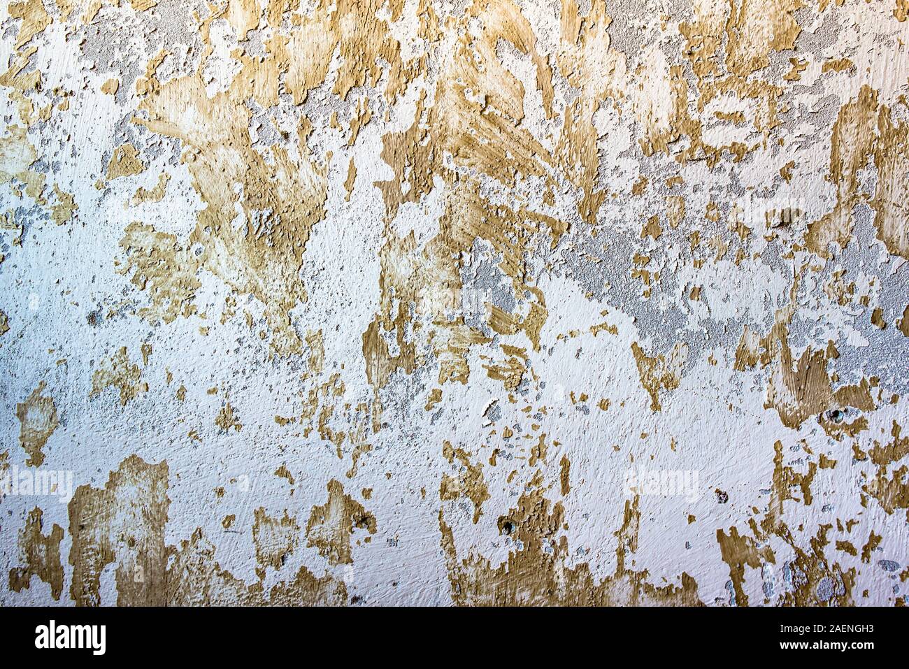 White cement wall flaking hi-res stock photography and images - Alamy