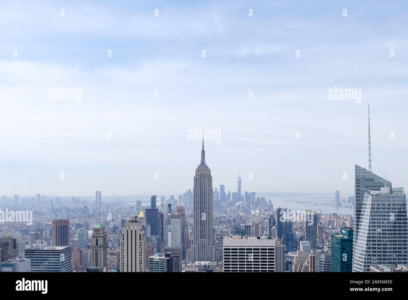 New york city building space hi-res stock photography and images - Alamy
