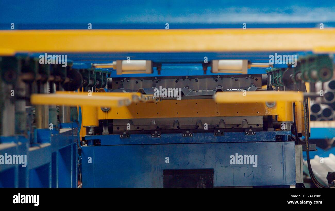 The industrial device for sheet metal bending by high precision metal