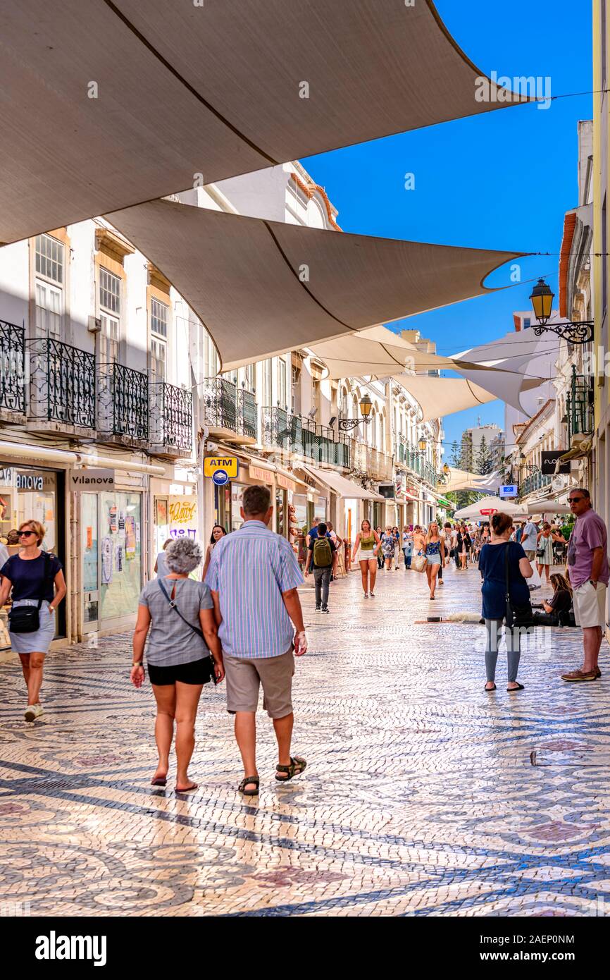 People Shopping and shops Faro shopping centre and district. Faro East Algarve  Portugal Stock Photo - Alamy