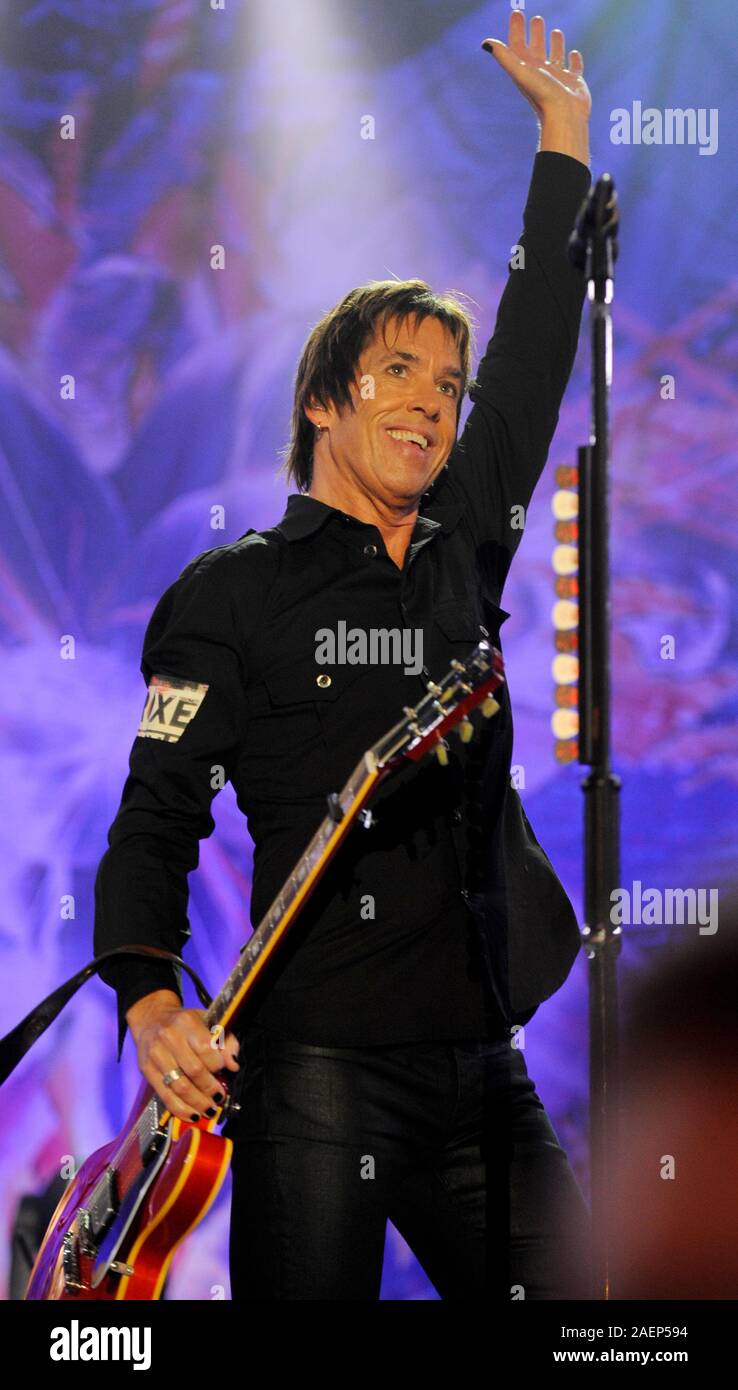 Prague, Czech Republic. 6th June, 2011. ***FILE PHOTO*** Swedish singer Per Gessle of the Swedish pop duo Roxette performs during their concert in Prague, Czech Republic, on Sunday, June 6, 2011. Credit: Michal Kamaryt/CTK Photo/Alamy Live News Stock Photo