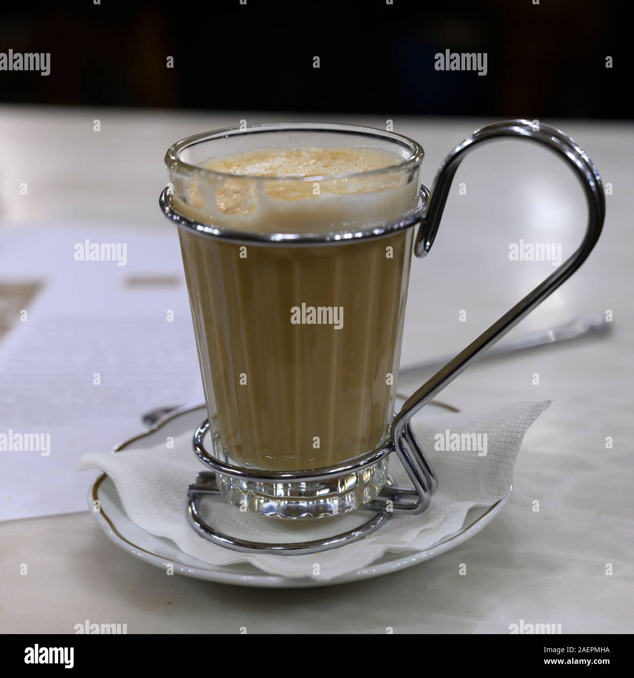 Tazas de Delta meia de leite (café con leche), Porto (Porto), Portugal  Fotografía de stock - Alamy