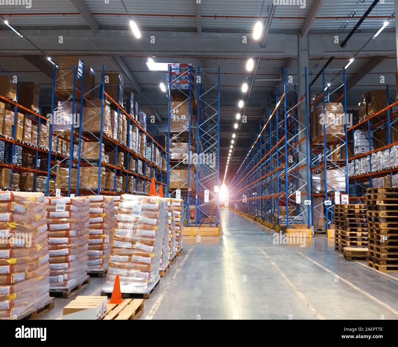 Large industrial warehouse. Warehouse space Stock Photo Alamy