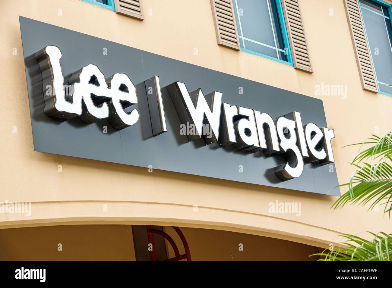 Lee Wrangler High Resolution Stock Photography and Images - Alamy