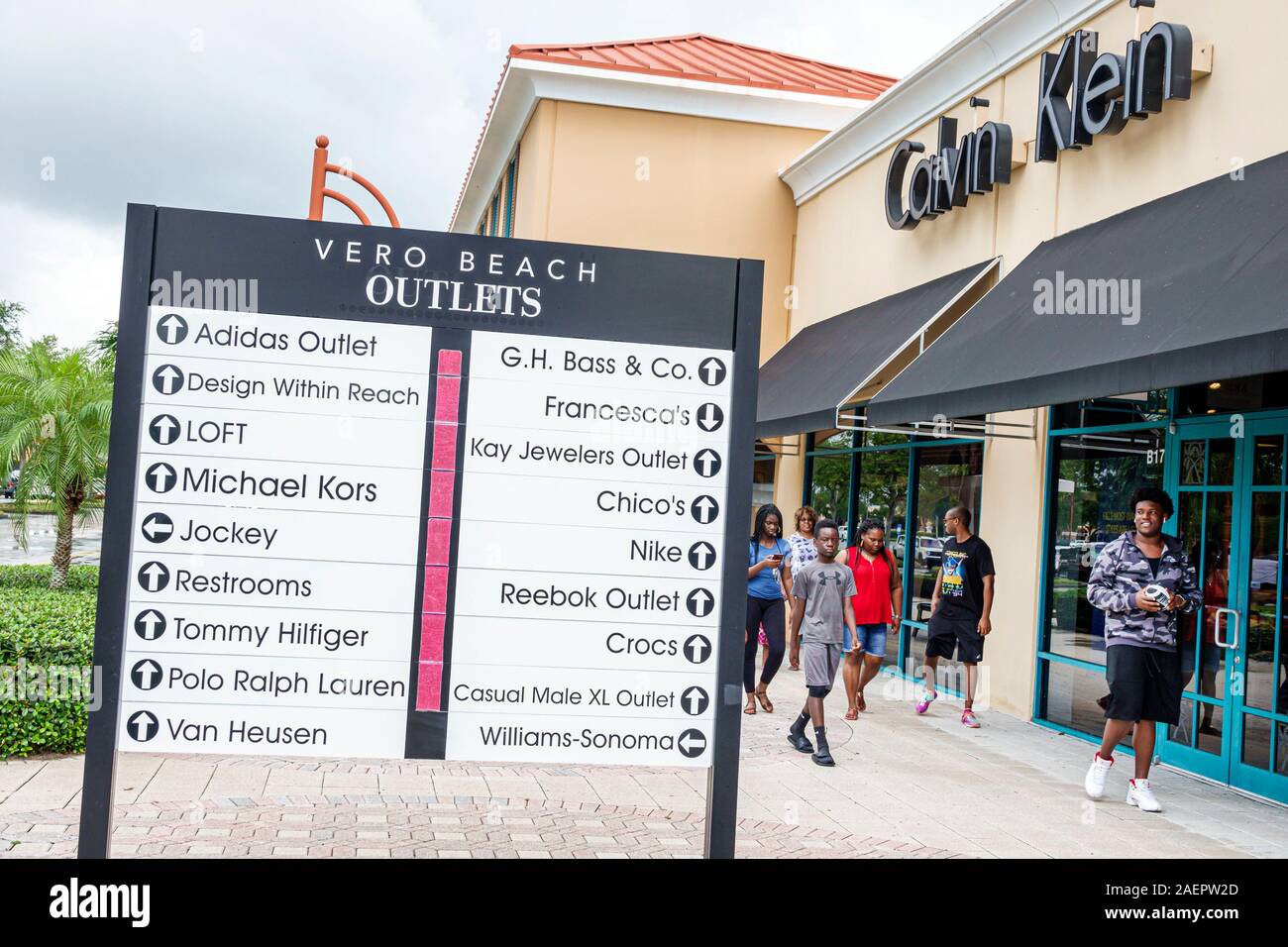 Vero beach outlets hi-res stock photography and images - Alamy